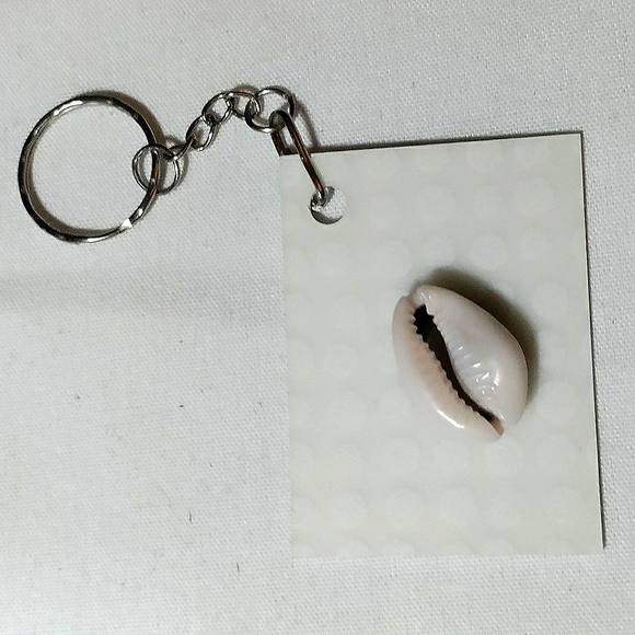 NEW Handmade Keychain Bag Tag! Shadow Dots Cowrie w/ "I Love My Bag" Wood Heart. - Picture 5 of 7